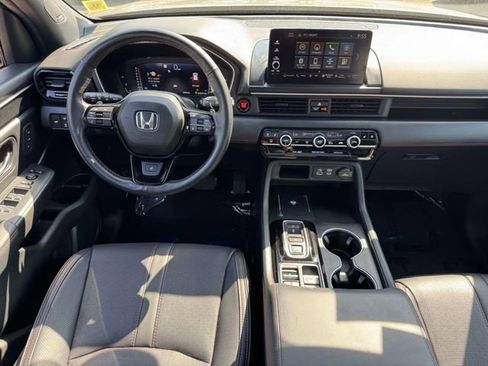 Certified 2023 Honda Accord EX image 43