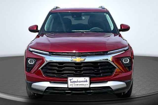 Used 2025 Chevrolet TrailBlazer LT AWD/4WD image 2