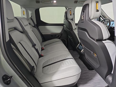 Used 2024 Rivian R1T Adventure AWD/4WD image 22
