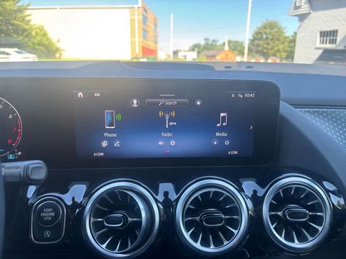 Used 2025 Mercedes-Benz GLA 250 image 20