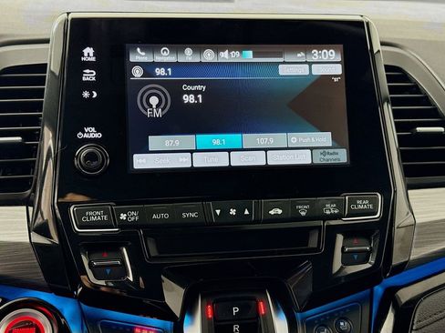 Used 2024 Honda Odyssey Elite image 15