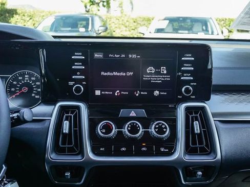 Used 2022 Kia Sorento LX FWD image 15
