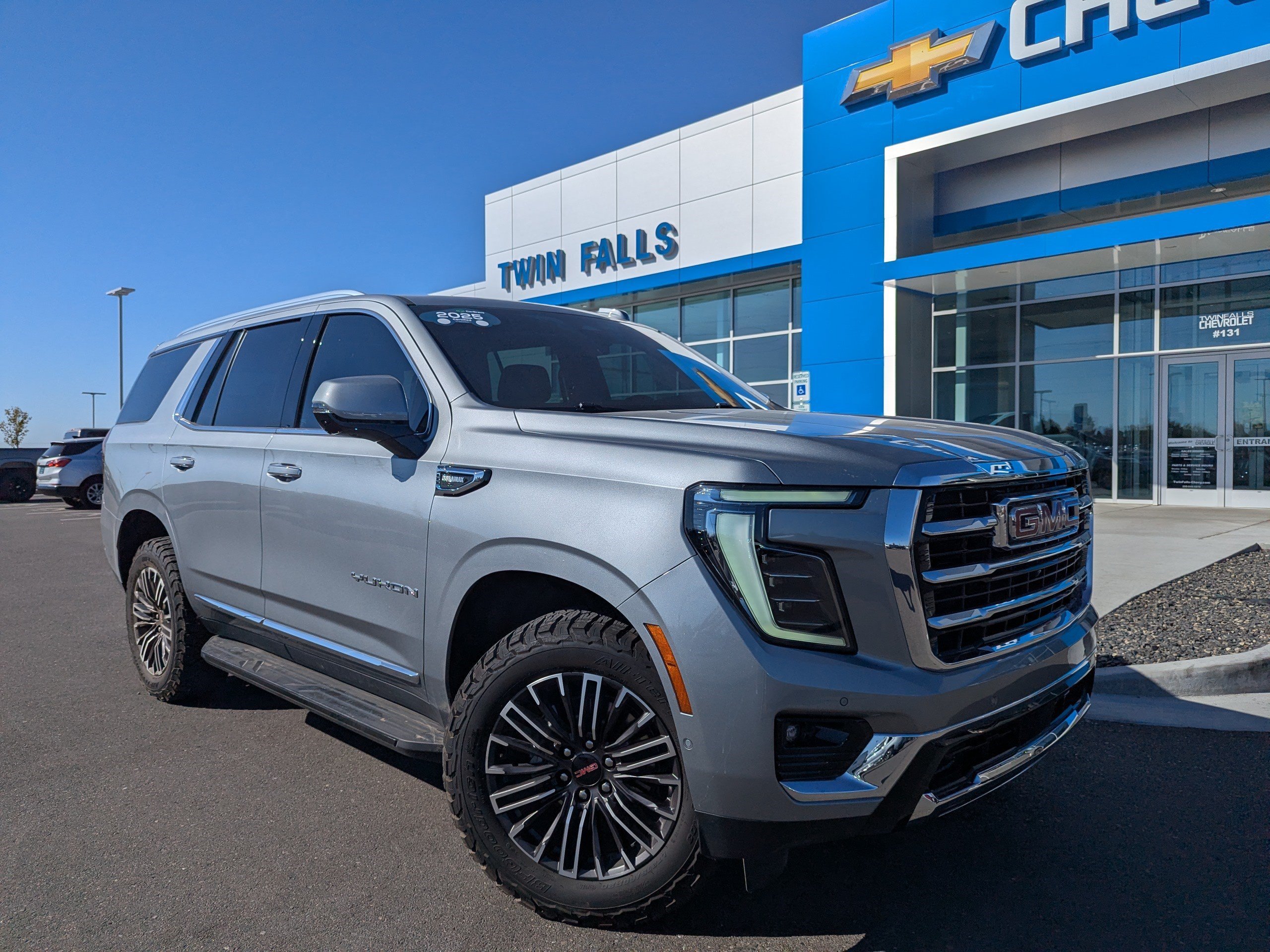 Used 2025 GMC Yukon Elevation AWD/4WD image 1