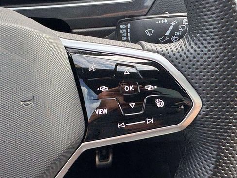 Used 2024 Volkswagen Tiguan SEL R-Line image 23