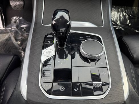 Used 2021 BMW X7 xDrive40i w/ Cold Weather Package image 16