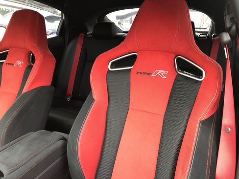 Used 2019 Honda Civic Type R image 9