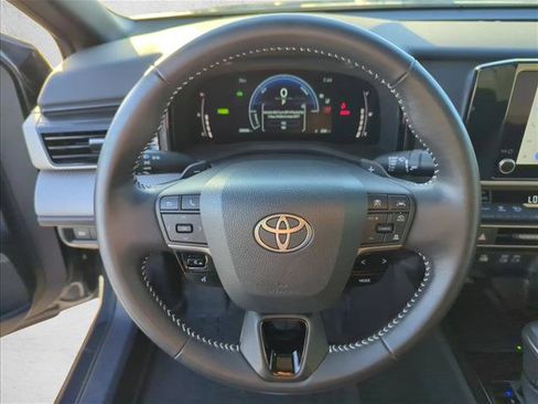Used 2025 Toyota Camry SE w/ Convenience Package FWD image 13
