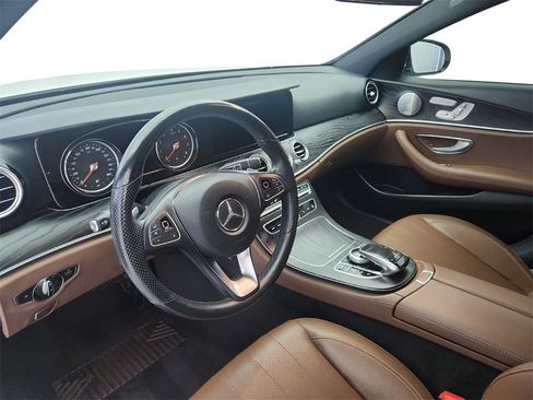 Used 2018 Mercedes-Benz E 300 4MATIC image 12
