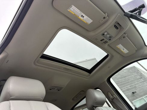 Used 2014 GMC Yukon XL SLT w/ SLT Chrome Package image 26