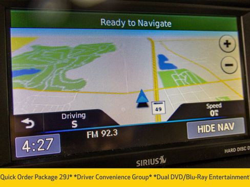 Used 2016 Chrysler Town & Country Touring-L w/ Driver Convenience Group image 9