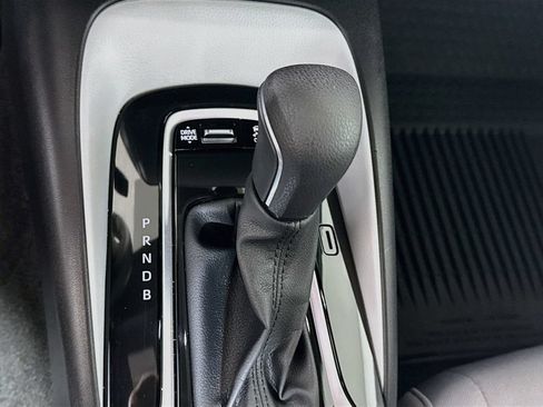 Used 2025 Toyota Corolla SE FWD image 18
