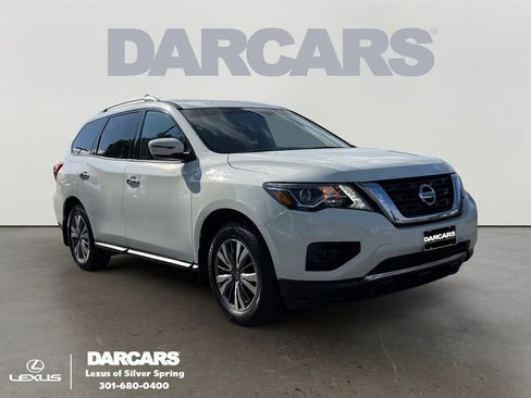 Used 2020 Nissan Pathfinder S FWD image 1