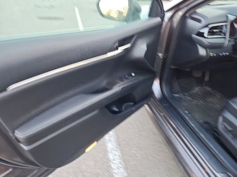 Used 2022 Toyota Camry XSE image 5