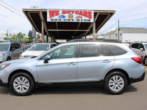 Used 2018 Subaru Outback 2.5i Premium AWD/4WD image 3