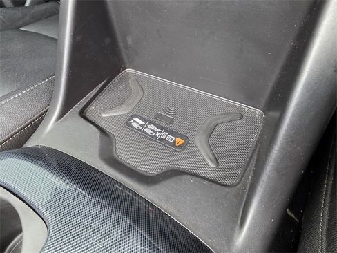 Used 2020 Chevrolet Colorado Z71 w/ Z71 Midnight Edition image 21