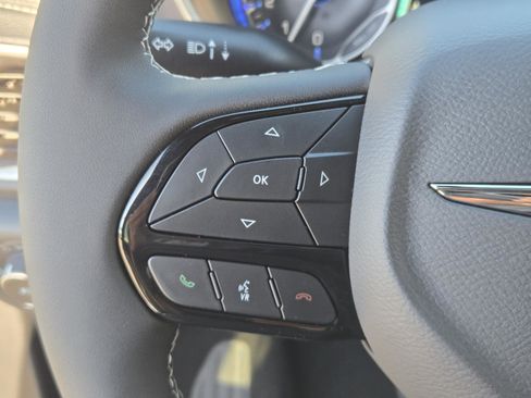 New 2026 Chrysler Pacifica Select image 18