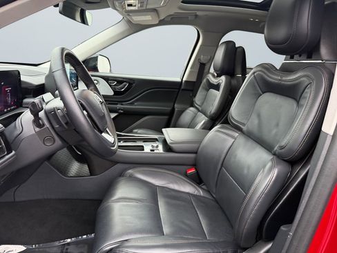 Used 2025 Lincoln Aviator Reserve w/ Equipment Group 201A image 9
