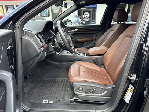 Used 2020 Audi Q5 2.0T Premium w/ Convenience Package AWD/4WD image 9