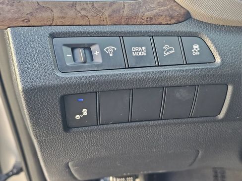 Used 2017 Hyundai Santa Fe Limited FWD image 14