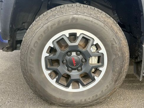 Used 2024 Toyota Tacoma TRD Off-Road image 9