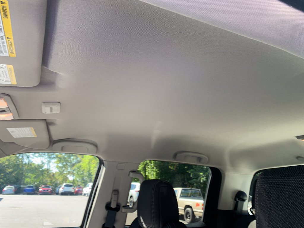 Used 2025 Nissan Frontier SV AWD/4WD image 17