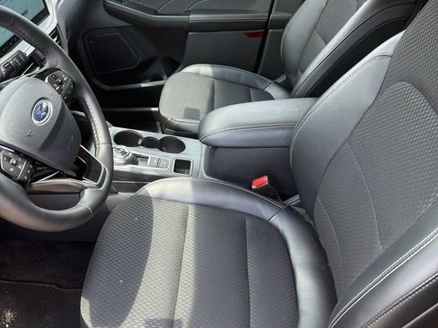 Used 2025 Ford Escape SE FWD image 12