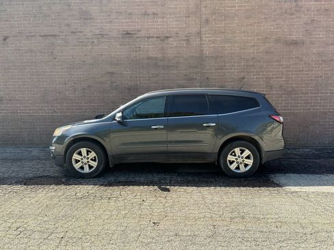 Used 2013 Chevrolet Traverse LT AWD/4WD image 2