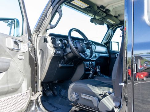 Used 2022 Jeep Wrangler Unlimited Sport AWD/4WD image 12