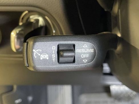 Certified 2026 Porsche Macan AWD/4WD image 46