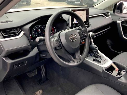 Used 2023 Toyota RAV4 XLE image 17