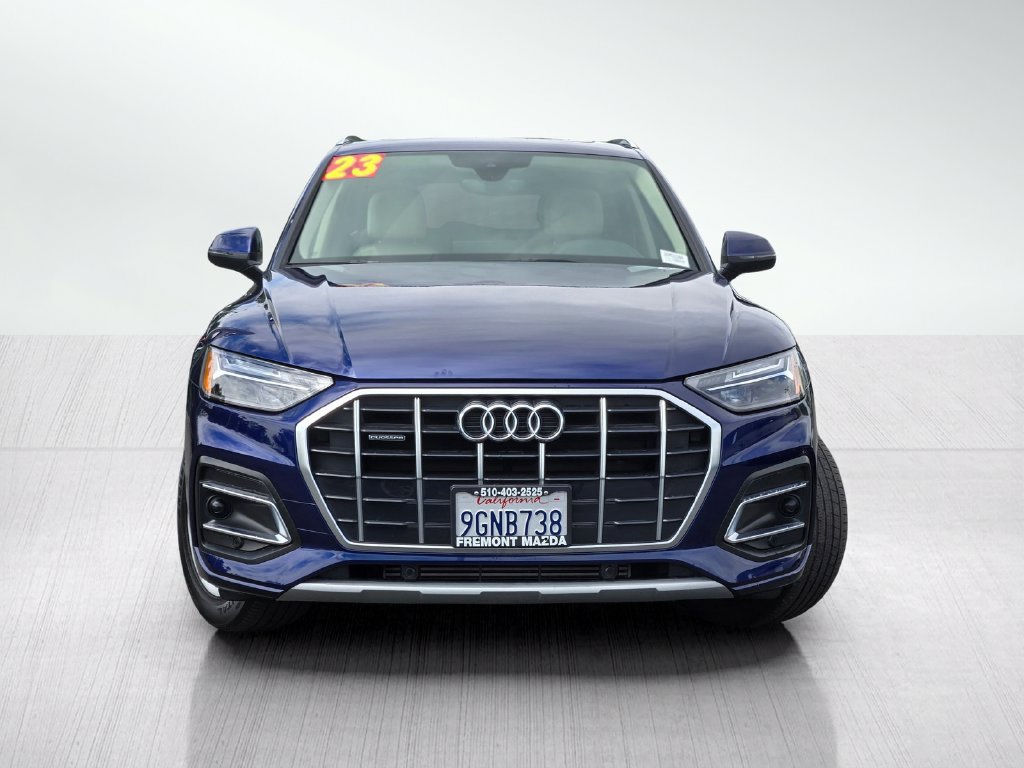 Used 2023 Audi Q5 2.0T Premium w/ Convenience Package AWD/4WD image 2