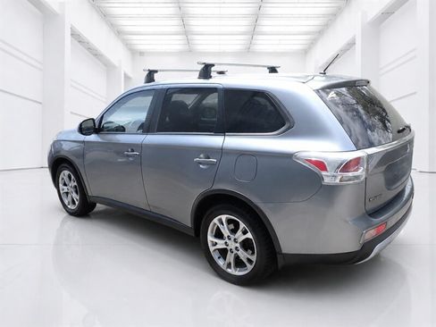 Used 2015 Mitsubishi Outlander SE AWD/4WD image 5