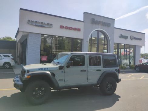 Used 2024 Jeep Wrangler Unlimited AWD/4WD image 1