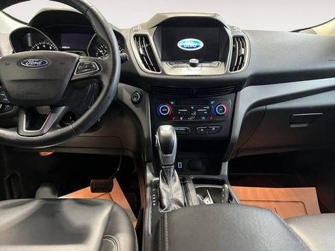 Used 2019 Ford Escape SEL image 9