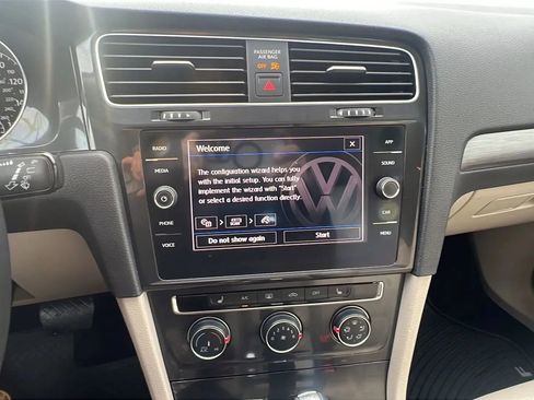 Used 2019 Volkswagen Golf SE image 17