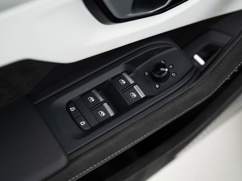 Used 2024 Lamborghini Urus S AWD/4WD image 25