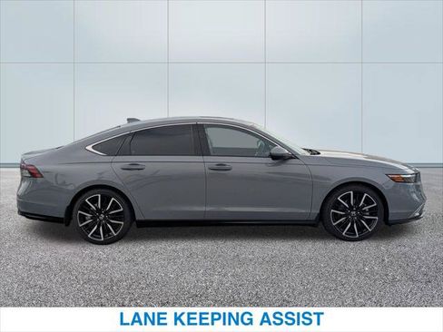 Used 2023 Honda Accord Touring image 6