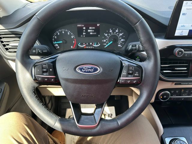 Used 2022 Ford Escape SE w/ Cold Weather Package AWD/4WD image 24
