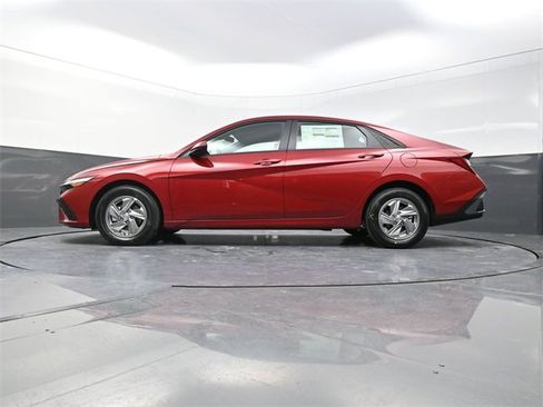 New 2026 Hyundai Elantra SE image 32