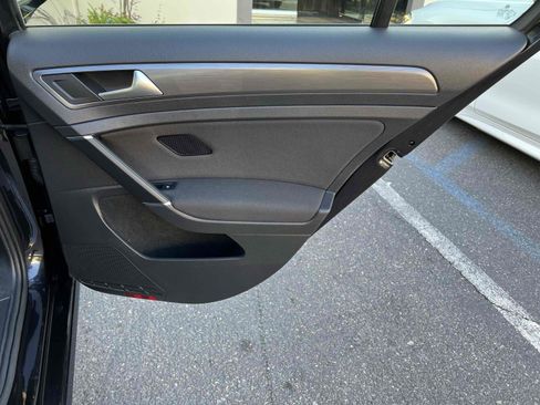 Used 2019 Volkswagen e-Golf SE w/ Driver Assistance Package FWD image 62