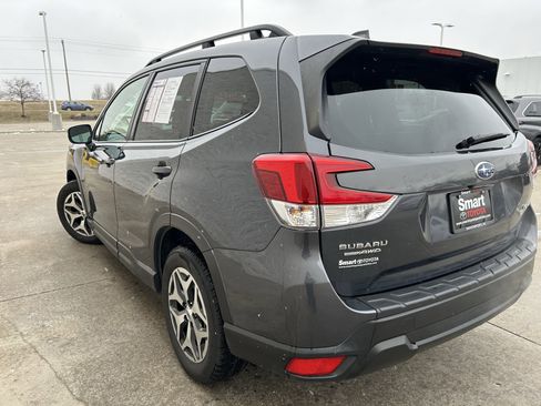 Used 2022 Subaru Forester Premium image 4