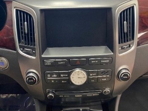 Used 2012 Hyundai Equus Signature image 25