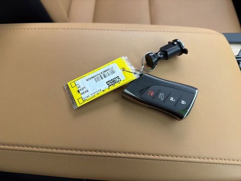 Used 2025 Lexus RX 350 Premium image 34