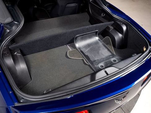 Used 2019 Chevrolet Corvette Stingray Coupe RWD image 5