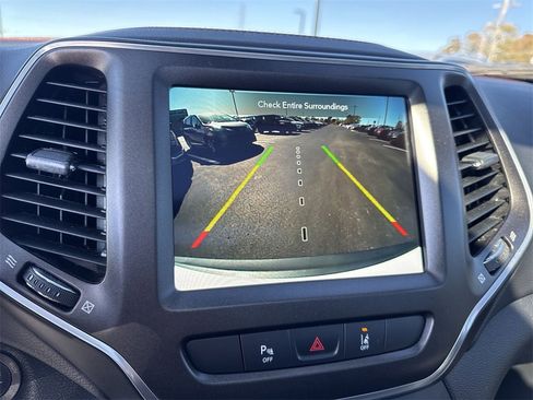 Used 2022 Jeep Cherokee Trailhawk w/ Sun, Sound & Nav Group image 17