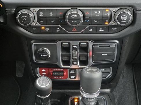New 2026 Jeep Wrangler Unlimited Rubicon 392 w/ Quick Order Package 27X Moab AWD/4WD image 17