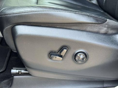 Used 2019 Chrysler Pacifica Touring-L FWD image 20