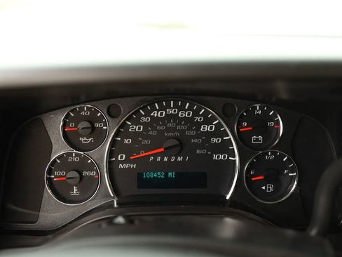 Used 2013 Chevrolet Express 2500 image 22