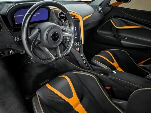 Used 2018 McLaren 720S RWD image 21