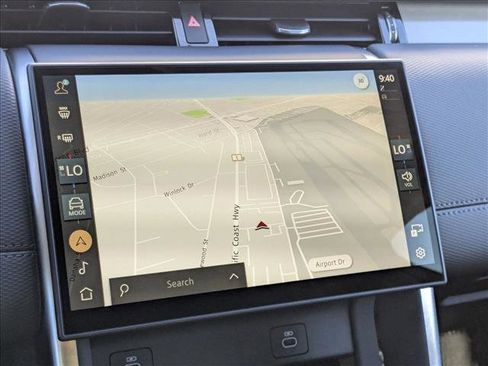 Used 2024 Land Rover Discovery Sport Dynamic SE image 15